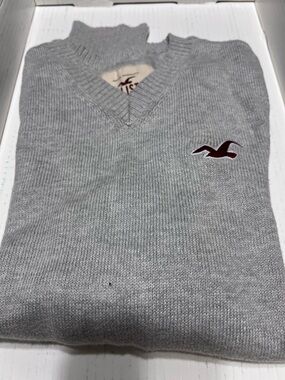 Hollister Light Gray V-Neck Sweater with Maroon Logo